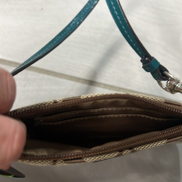 Coach wristlet - Picture 3 of 7
